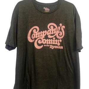 🎤 Leslie Jordan “Company’s Comin’ to the Ryman” Tee – Limited Edition